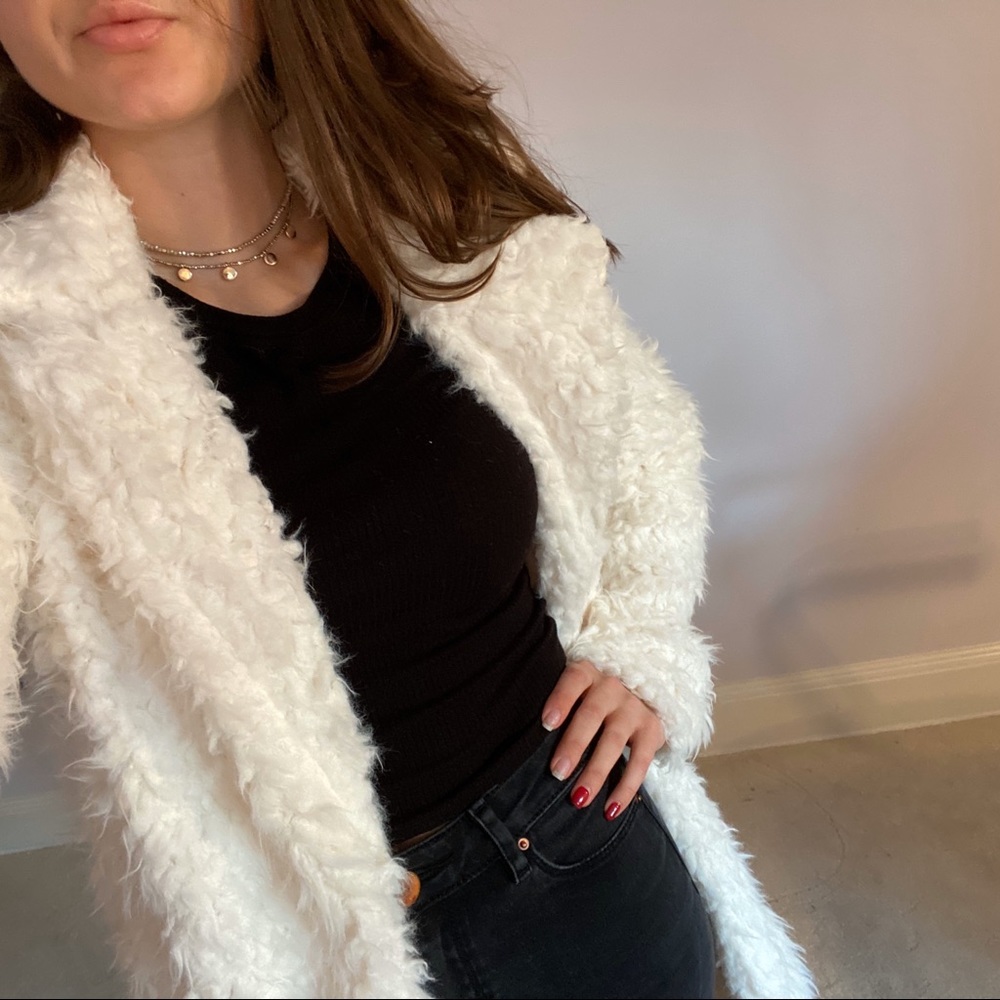 LAST ONE!! Ivory Shaggy Faux Fur Coat - Picture 2 of 7